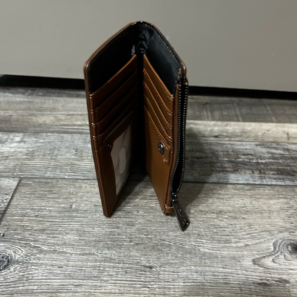 Loungefly Warner Bros. Annabelle Comes Home Cosplay Bifold Wallet - Picture 8 of 8